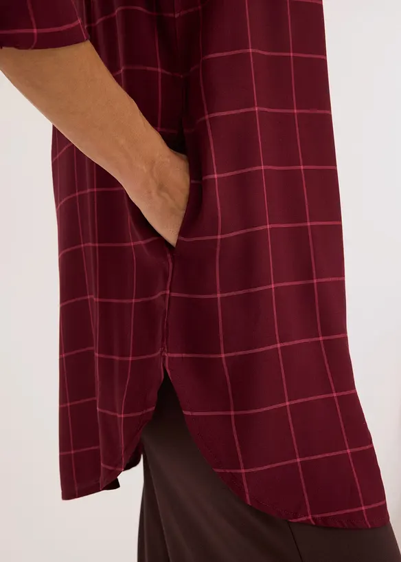 L&aring;ng rutig blus med fickor, bonprix