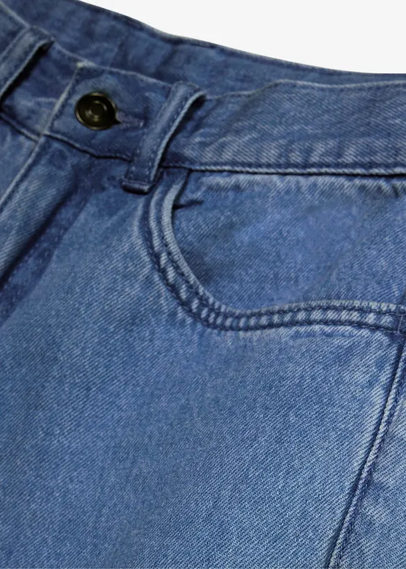 Jeansshorts med justerbar midja, Loose Fit, bonprix