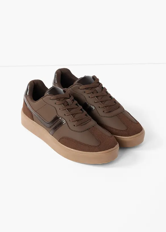 Sneakers med plat&aring;sula och retrolook, bonprix