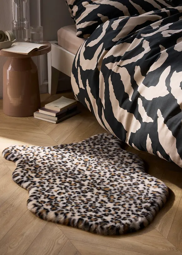 Leopardm&ouml;nstrad fuskp&auml;lsmatta, bonprix