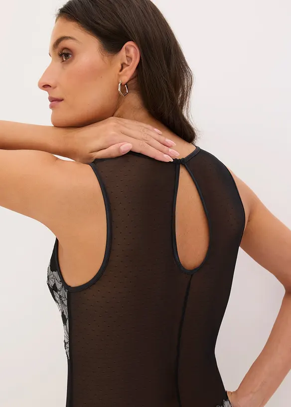 Stringbody med elegant broderi, bonprix