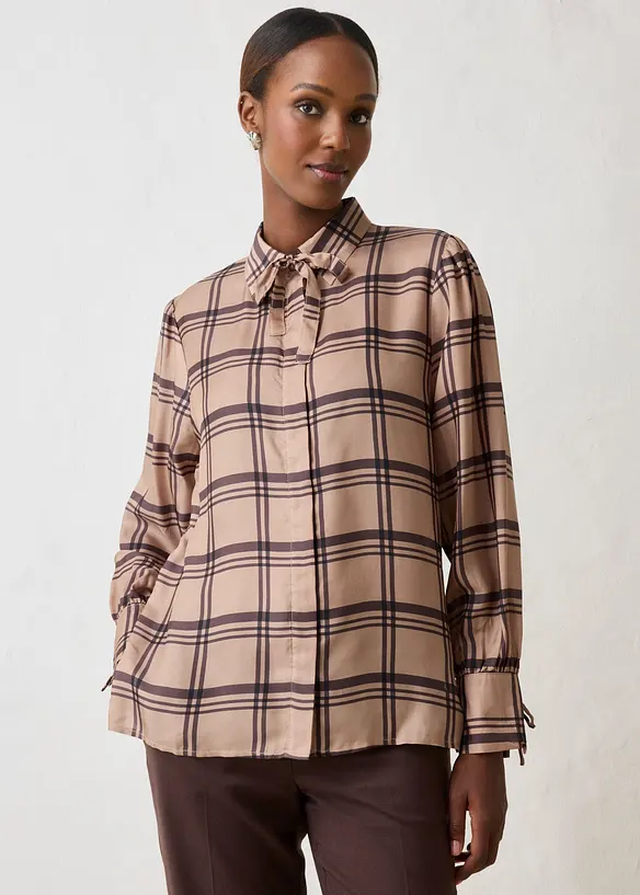 Blus i glansigt material av kupro och siden, bonprix