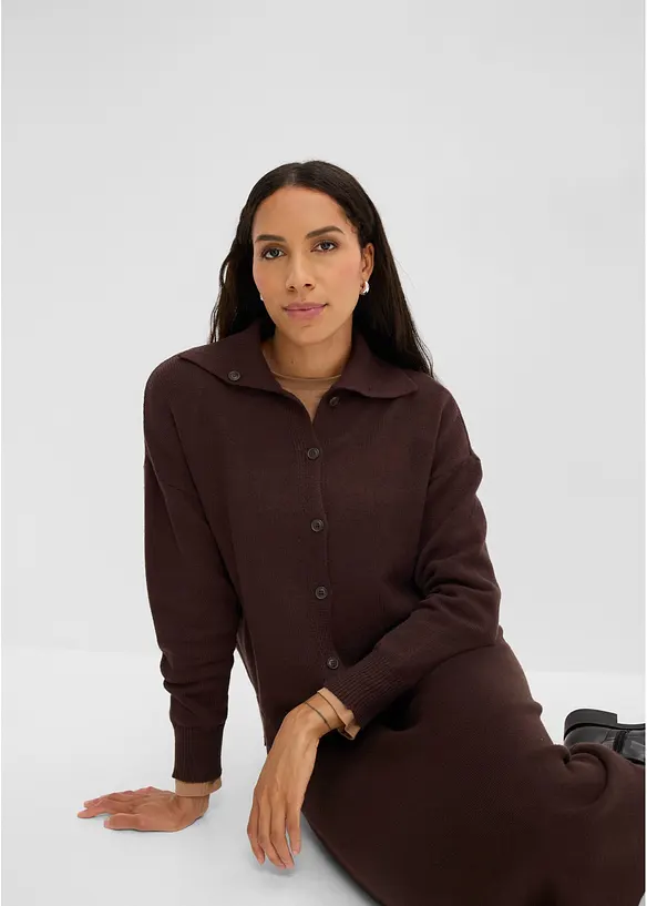 Stickad cardigan i ledig modell, av viskosmix, bonprix