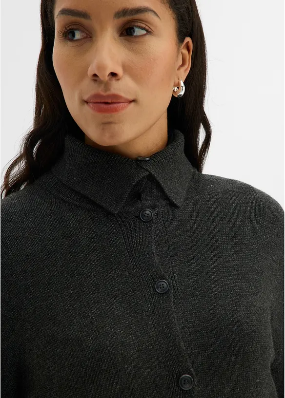 Stickad cardigan i ledig modell, av viskosmix, bonprix