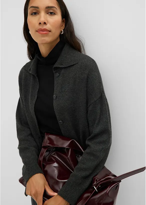 Stickad cardigan i ledig modell, av viskosmix, bonprix