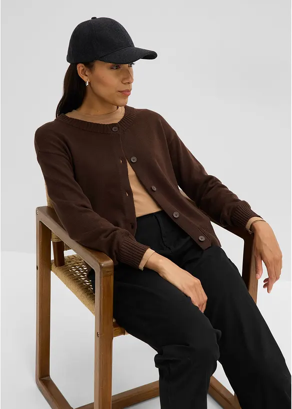 Stickad cardigan i kort modell, av bomullsmix, bonprix