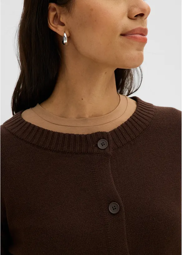 Stickad cardigan i kort modell, av bomullsmix, bonprix