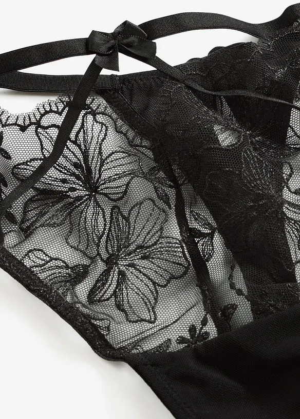Stringtrosa med fint broderi, bonprix