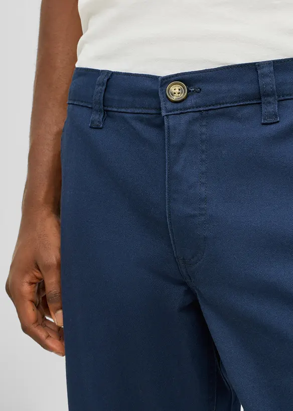 Stretchiga chinos med raka ben, avslappnad passform, bonprix