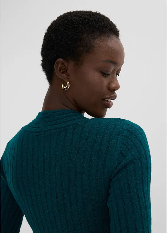 Stickad kl&auml;nning, bonprix