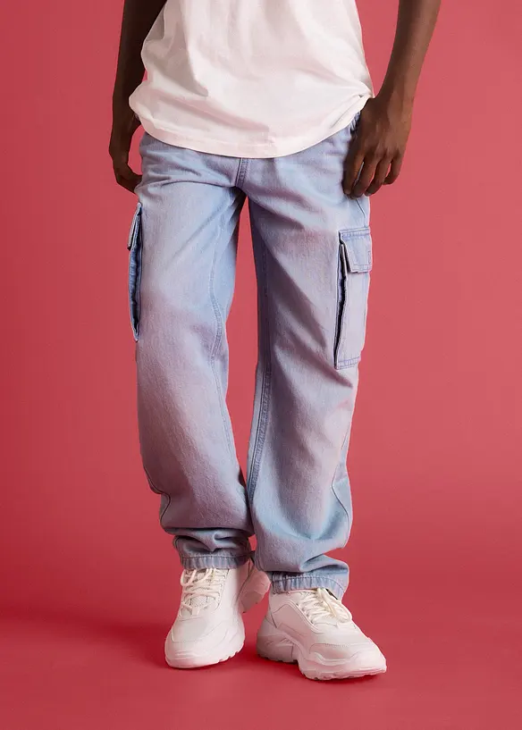 Dra p&aring;-jeans i Loose Fit med cargofickor, Straight, bonprix