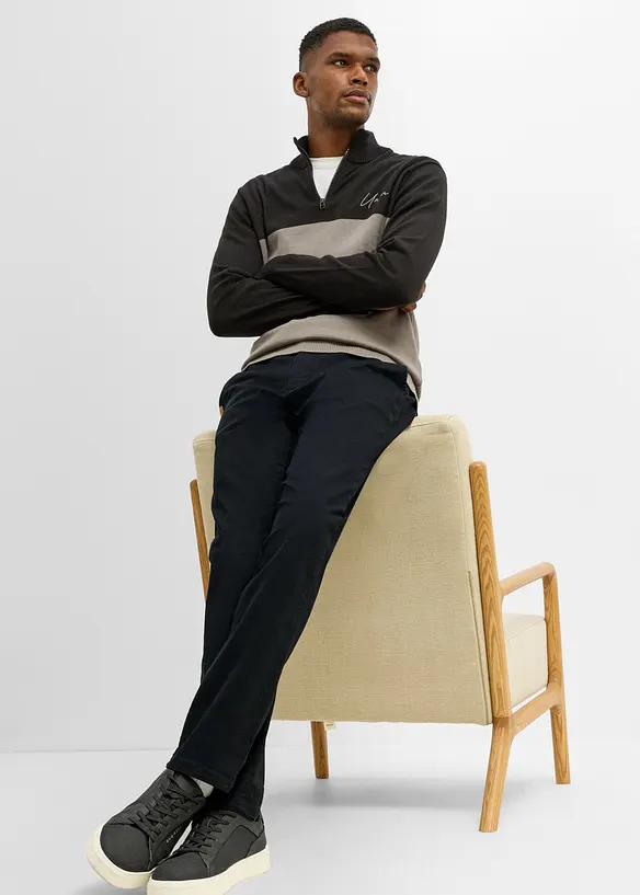 Stretchiga chinos, raka och vida ben, klassisk passform, bonprix