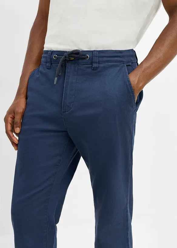 Stretchiga chinos, raka och vida ben, klassisk passform, bonprix