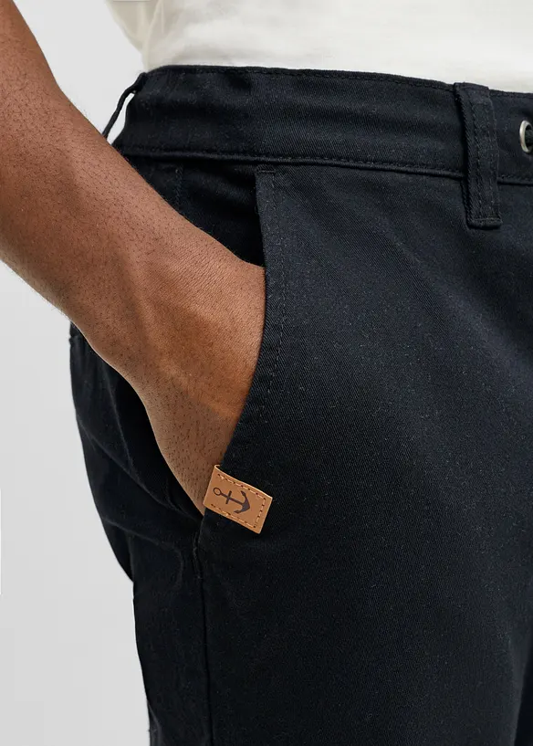 Stretchiga chinos, raka och vida ben, klassisk passform, bonprix