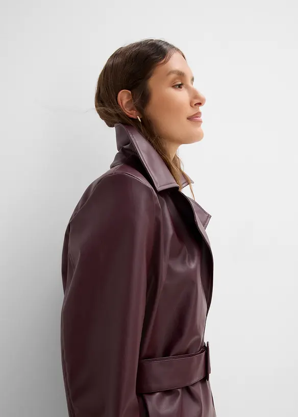 Kort trenchcoat i skinnimitation, bonprix
