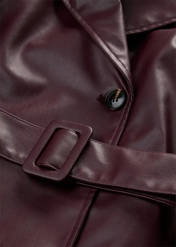 Kort trenchcoat i skinnimitation, bonprix