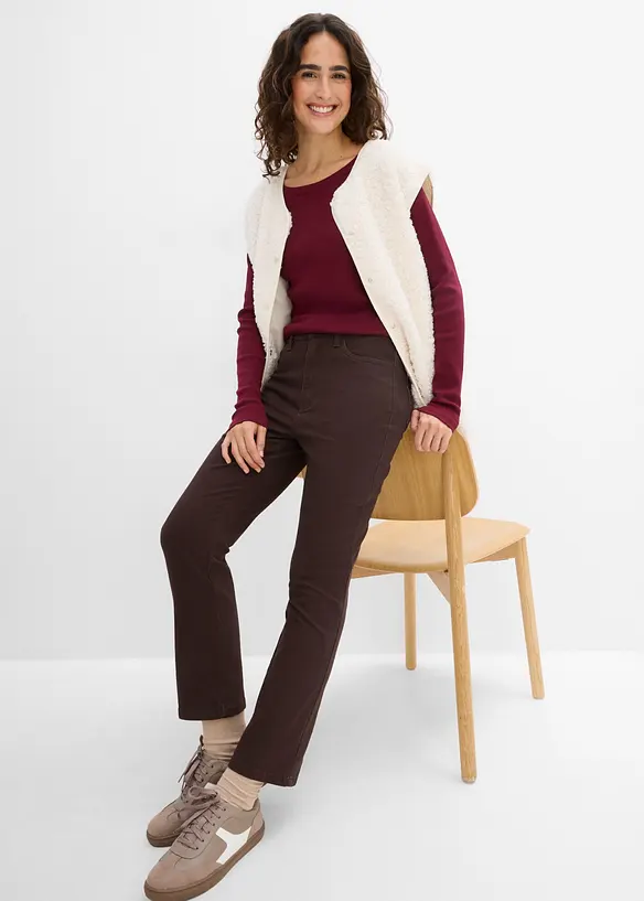 Twillbyxa i kort bootcut-modell av bomullsmix, bonprix