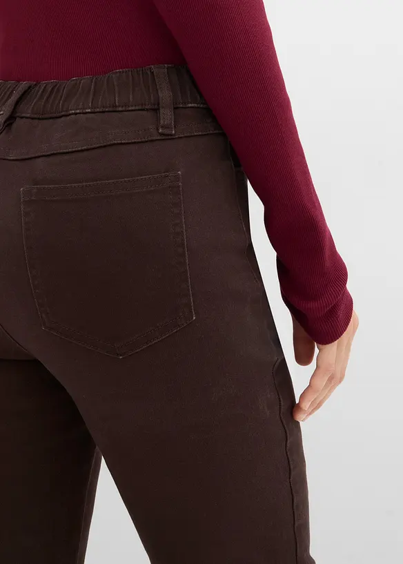 Twillbyxa i kort bootcut-modell av bomullsmix, bonprix