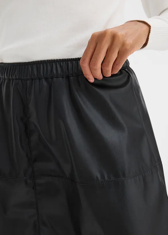 Kort kjol i skinnimitation, bonprix