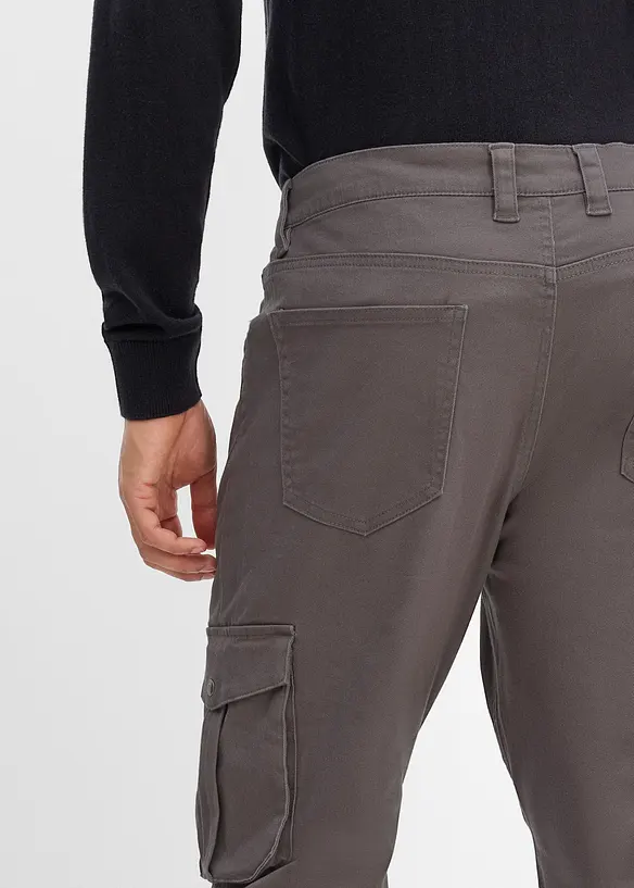 Cargobyxa med res&aring;rmidja och stretch Classic Fit, Straight, bonprix