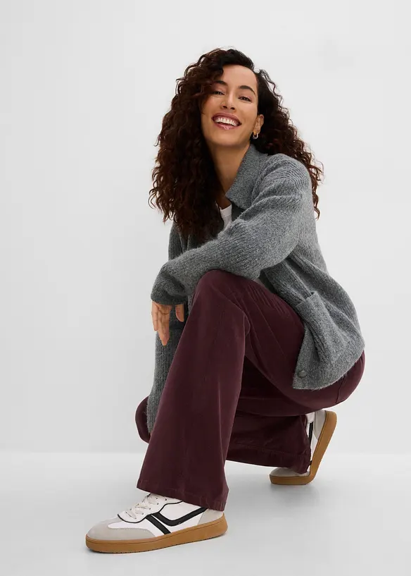 Manchesterbyxa med bootcut i bomullsstretch, bonprix