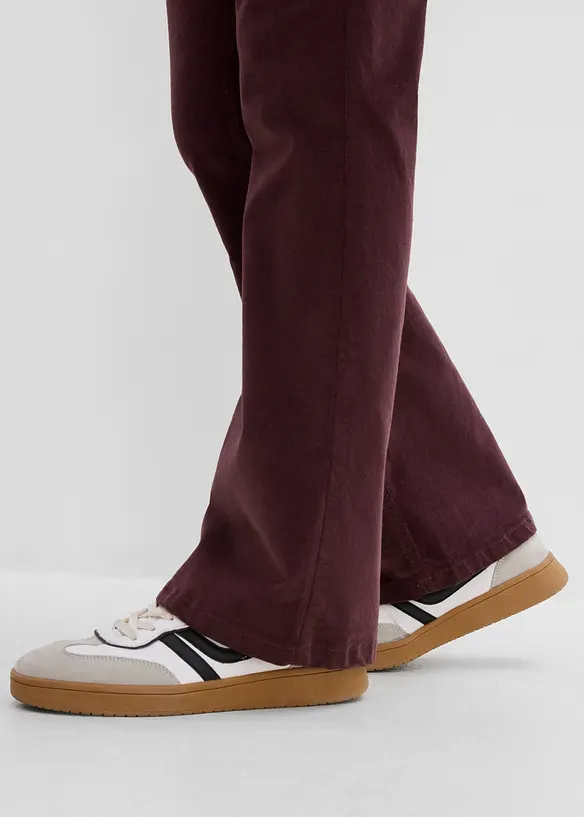Manchesterbyxa med bootcut i bomullsstretch, bonprix