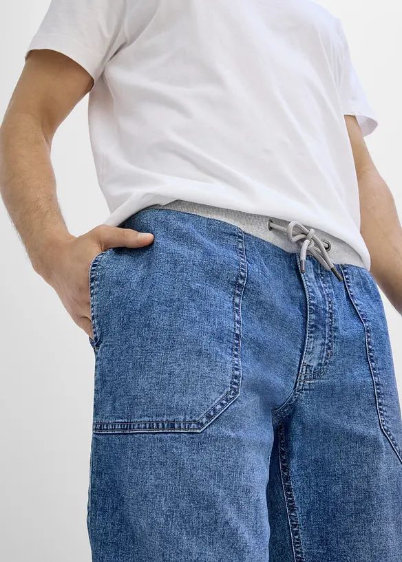 L&aring;nga dra p&aring;-jeansshorts, avslappnad passform, bonprix