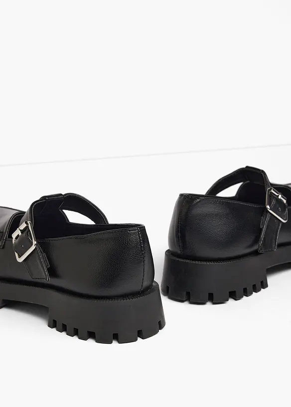 Kraftiga loafers med cut-outs, bonprix