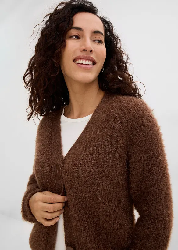 Ribbstickad cardigan med glansiga effekter, bonprix