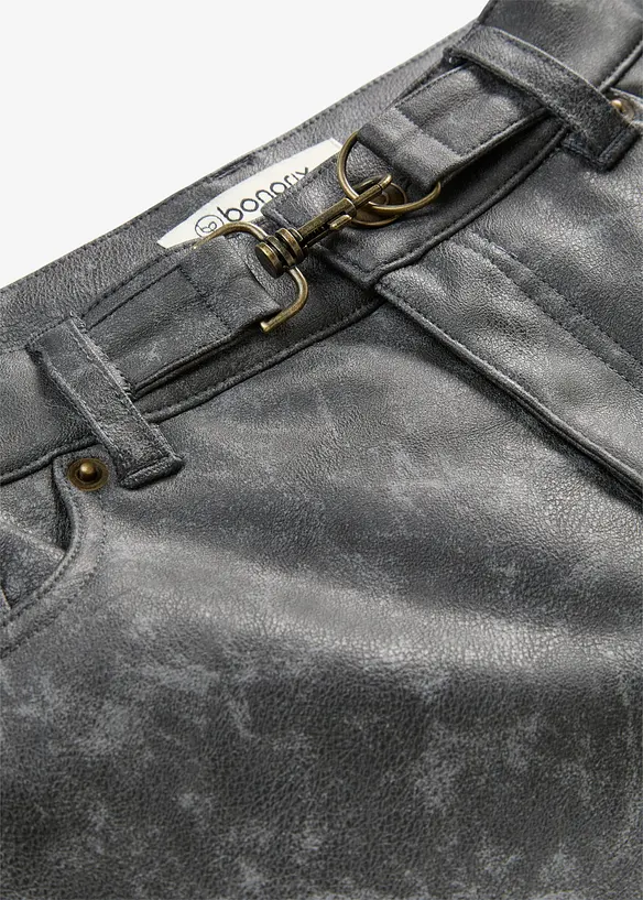 Byxa i skinnimitation med used-look, bonprix