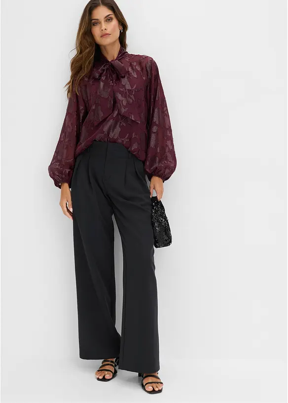 Dra p&aring;-blus med broderi, bonprix