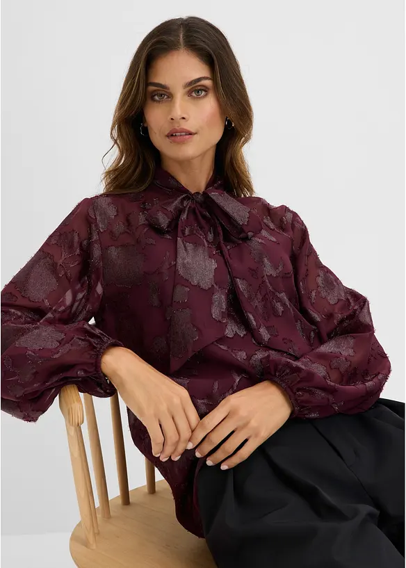 Dra p&aring;-blus med broderi, bonprix