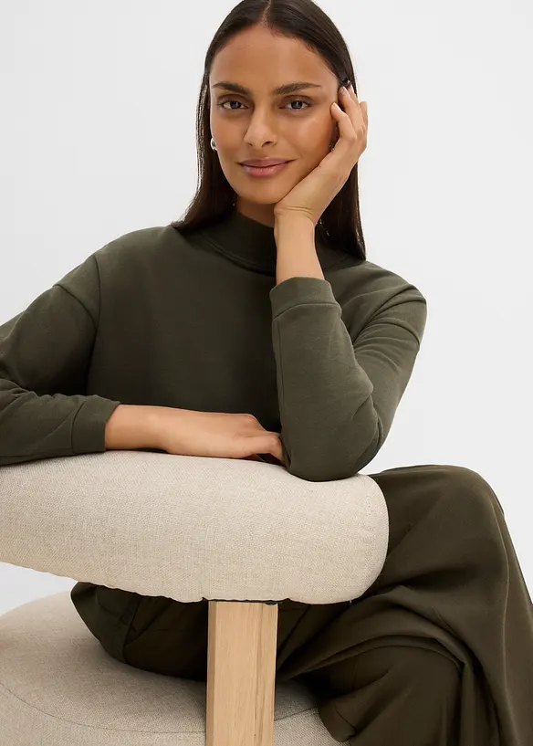 Sweatshirt med fladdermus&auml;rmar, av materialmix med ekologisk bomull, bonprix