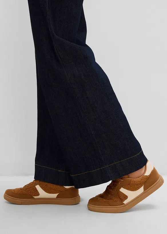 Wide Leg Jeans, High Waist, med p&aring;sydda fickor, bonprix