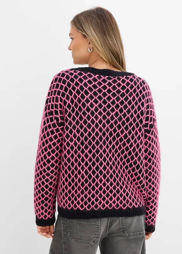 Tr&ouml;ja i boxy modell med fluffigt garn, bonprix
