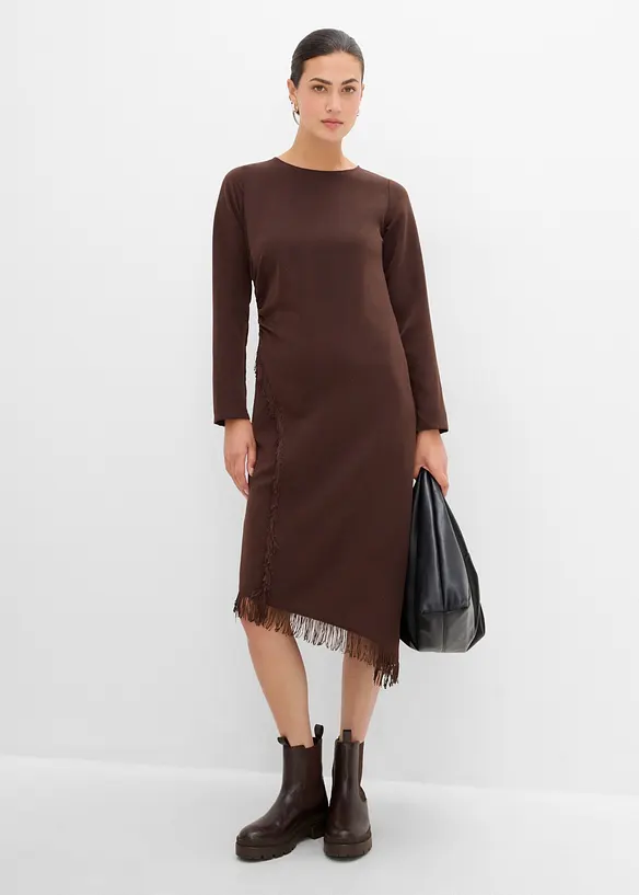 Mellanl&aring;ng kl&auml;nning med asymmetrisk nederkant och fransar, bonprix