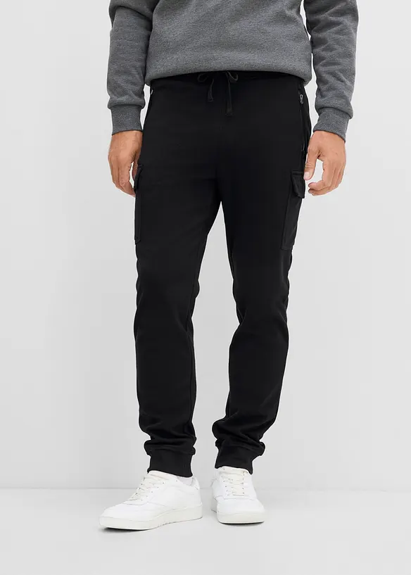 V&auml;rmande joggingbyxa med cargofickor och Regular Fit, bonprix