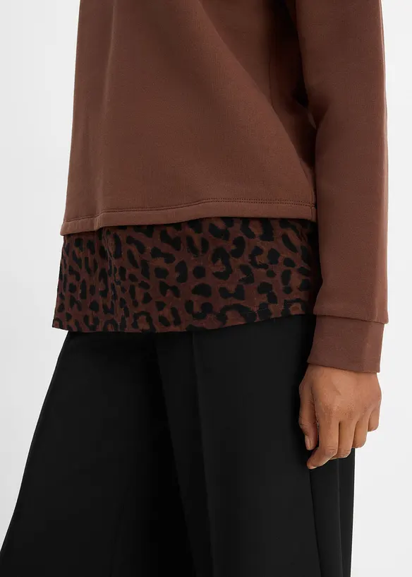 Sweatshirt med leopardm&ouml;nstrad bes&auml;ttning, bonprix