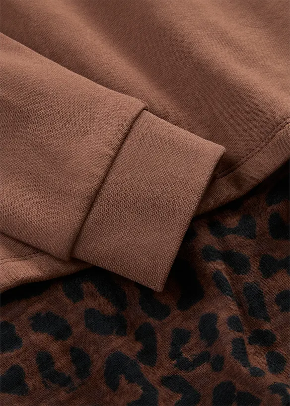 Sweatshirt med leopardm&ouml;nstrad bes&auml;ttning, bonprix