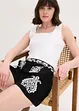 Shorts i mjuk viskosmix med broderi, bonprix