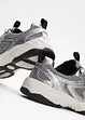 Sneakers med kraftig sula, bonprix